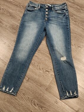 KanCan Women’s Mid-Rise Distressed Blue Jeans Size 30